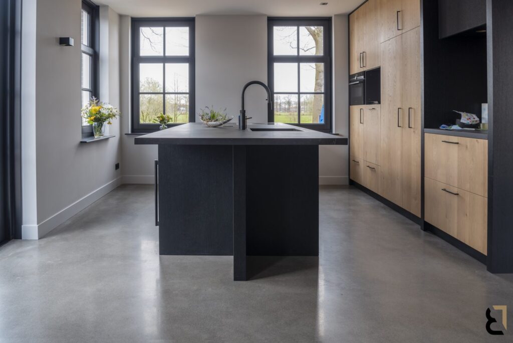 Woonbetonvloer in keuken bij woning in Woudenberg