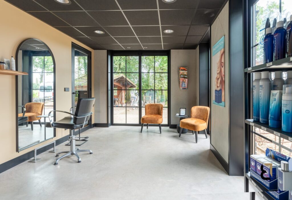 Woonbetonvloer bij kapperszaak in Woudenberg