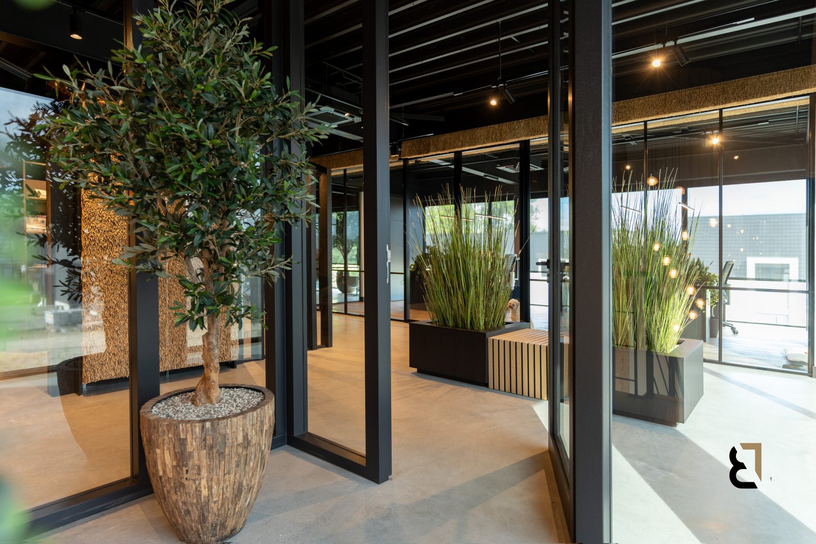 Realisatie van een betonvloer bij showroom en kantoor de Rietdekker in Ederveen