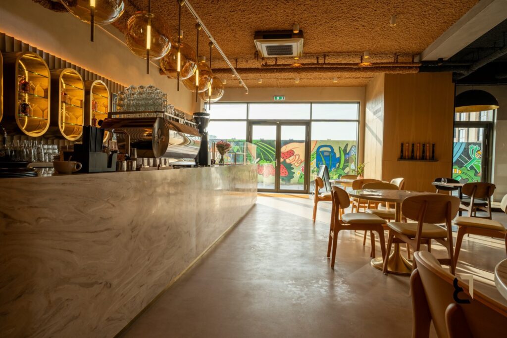 Betonvloer restaurant Graca in Amsterdam
