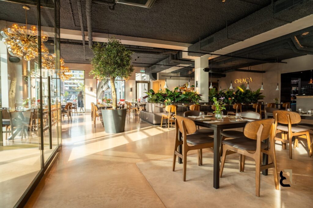 Betonvloer bij restaurant Graca in Amsterdam