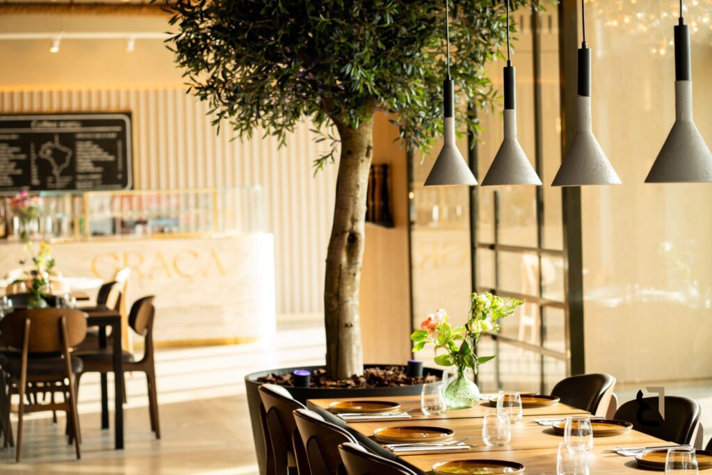 Renovatie van bestaande vloer met woonbeton bij restaurant Graca in Amsterdam