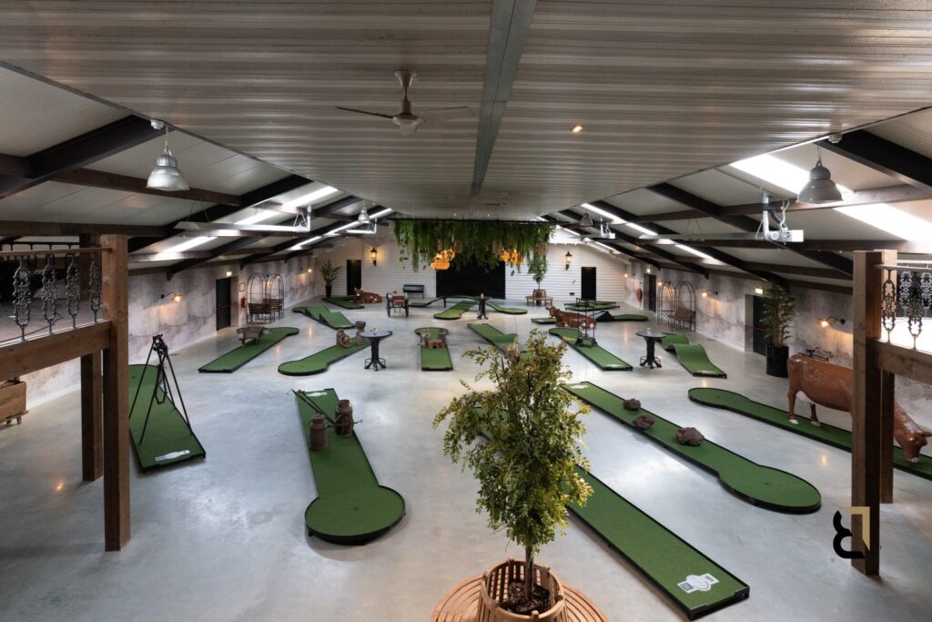 Overzichtsfoto | Evenementenhal | Boerengolf met woonbetonvloer in Maarsbergen
