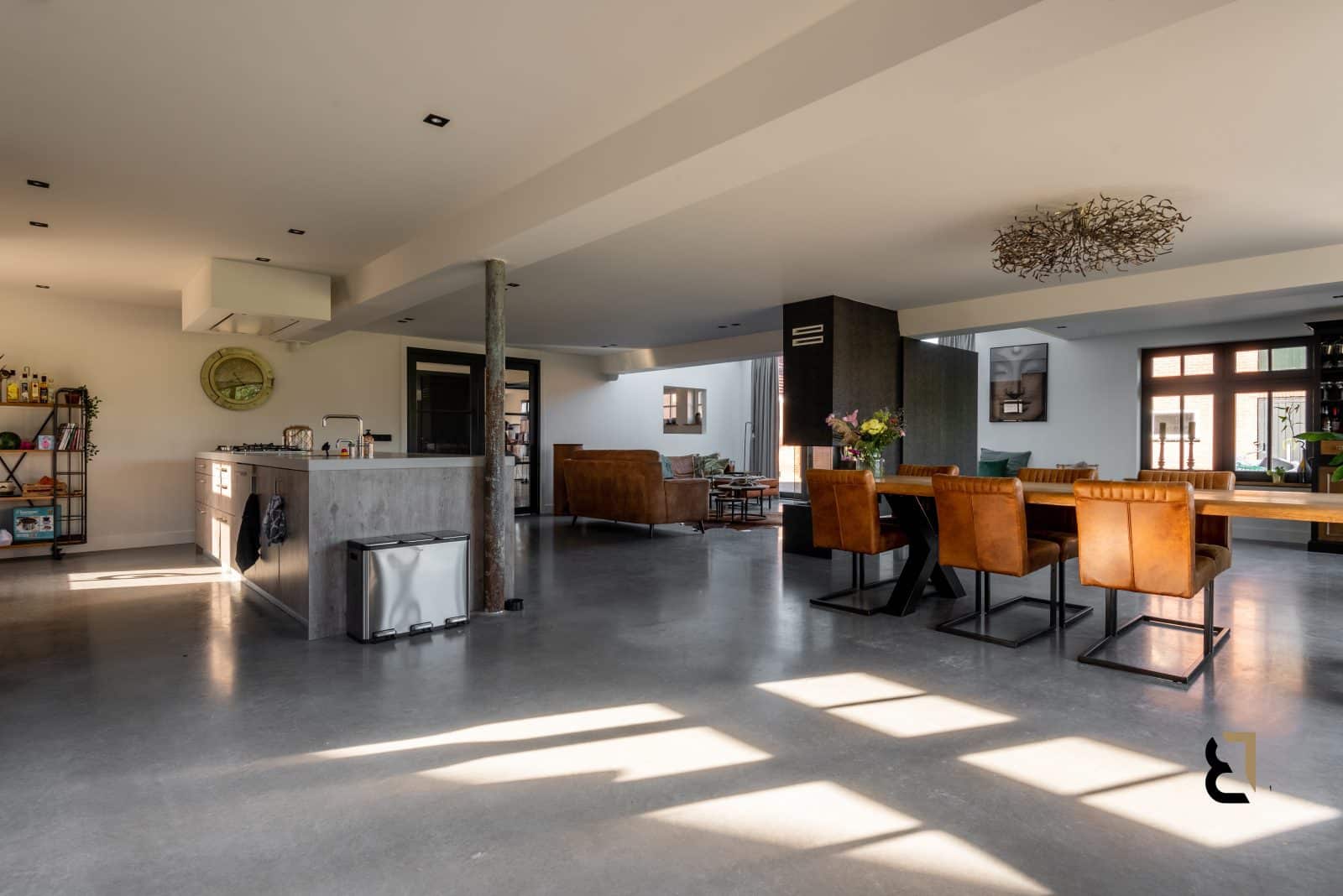 Renovatie van een woonboerderij in Renswoude, inclusief aanleg van een woonbetonvloer
