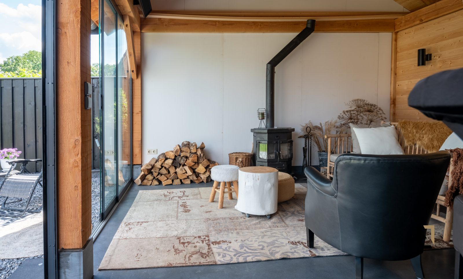 Vloer van woonbeton bij tuinhuis in Scherpenzeel