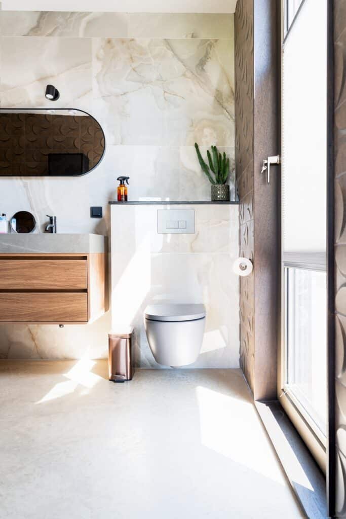 Nieuwe badkamer met een woonbetonvloer in Noord-Holland